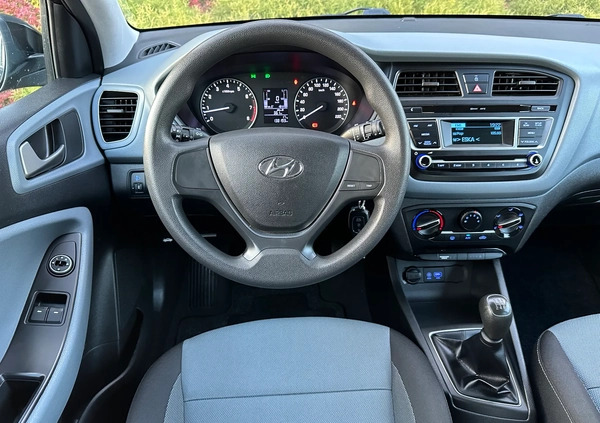 Hyundai i20 cena 32999 przebieg: 138193, rok produkcji 2017 z Warka małe 704